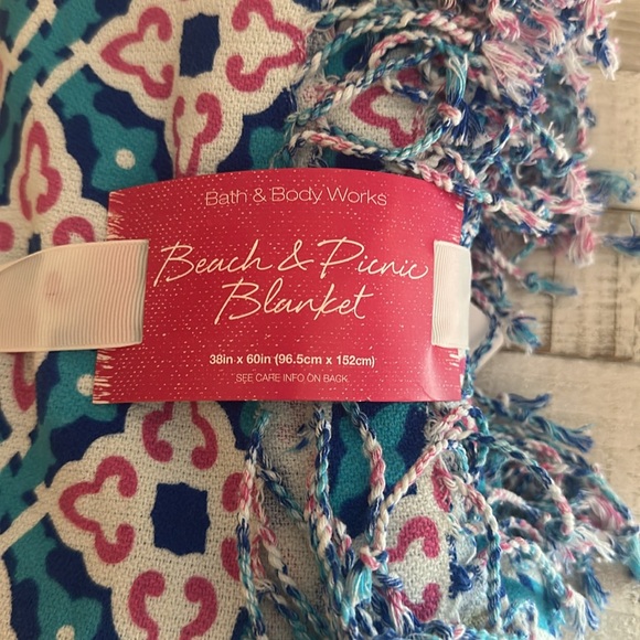 Nwt bath & body works beach or picnic blanket - Picture 2 of 7